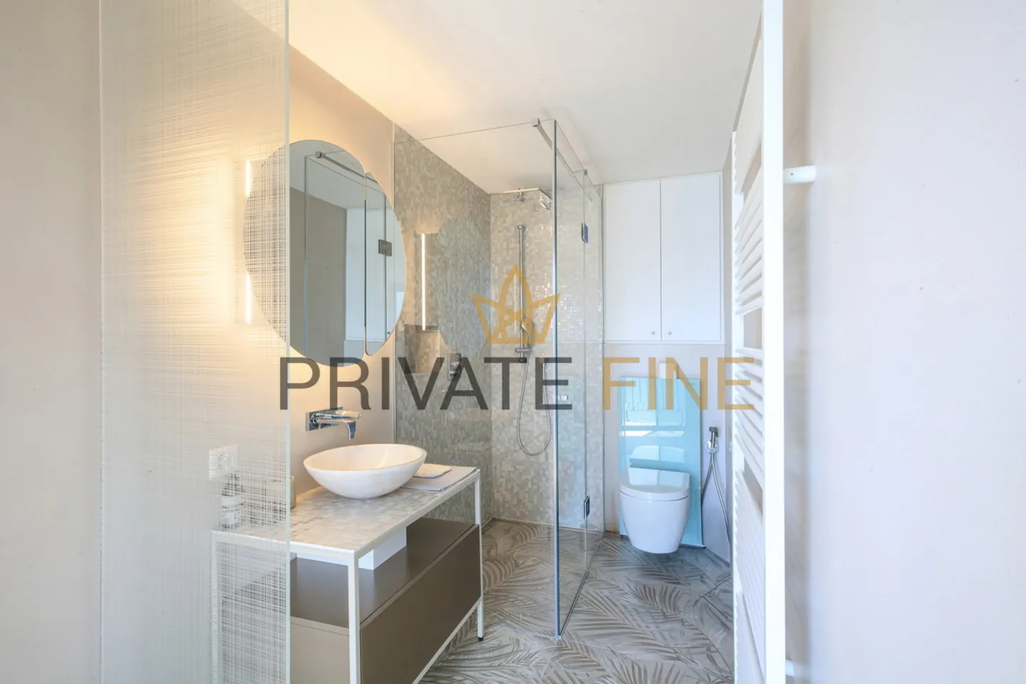 Luxury Villa with Pool - Photo 11 of 17