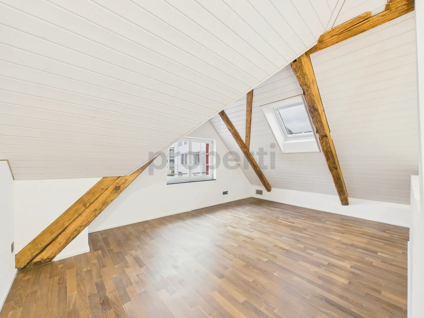 Charming Maisonette Apartment - Photo 6 of 13