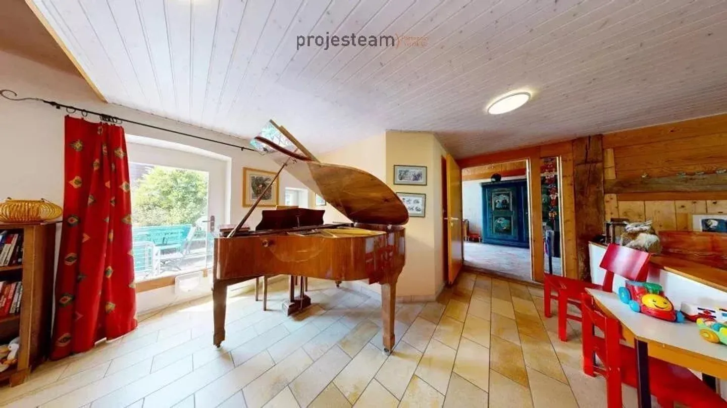 Volumen, Charakter und Potenzial in einem historischen und renovierten Bauernhaus - Foto 5 von 13