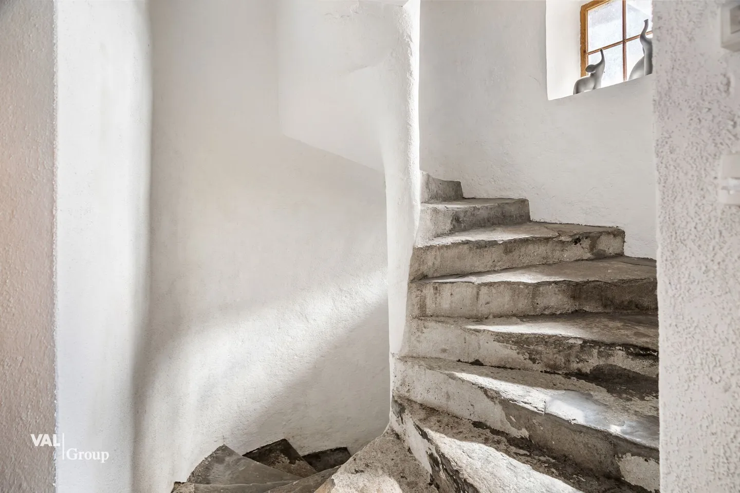 Charming Old Building Duo in Naters - Renovated Living Meets Creative Potential - Photo 12 of 12