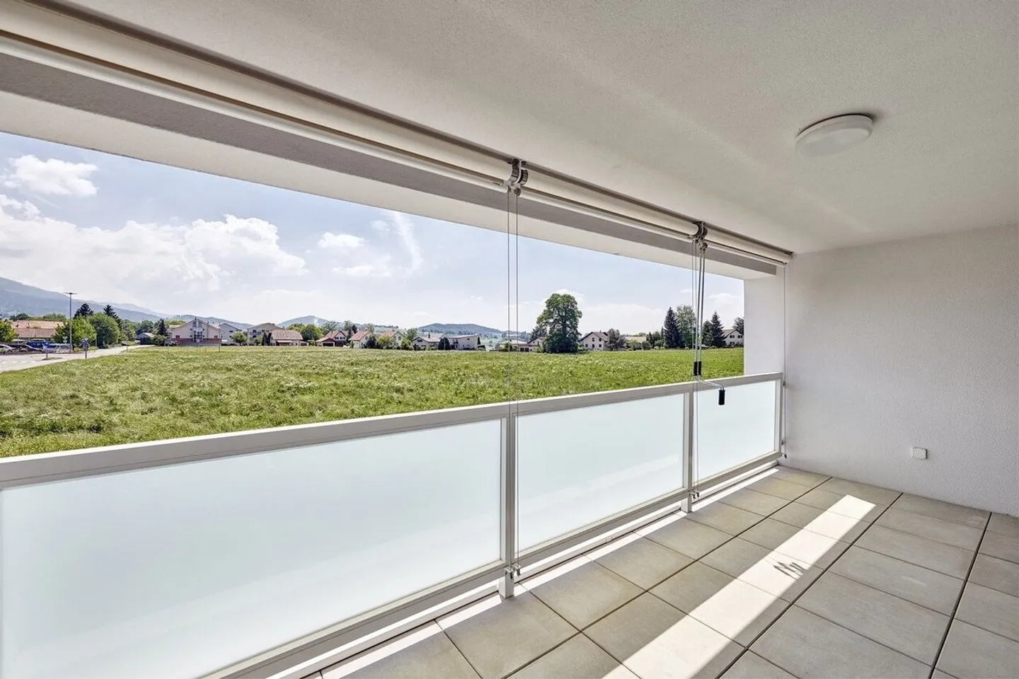 Appartement Charmant dans un Cadre Tranquille - Photo 7 sur 8
