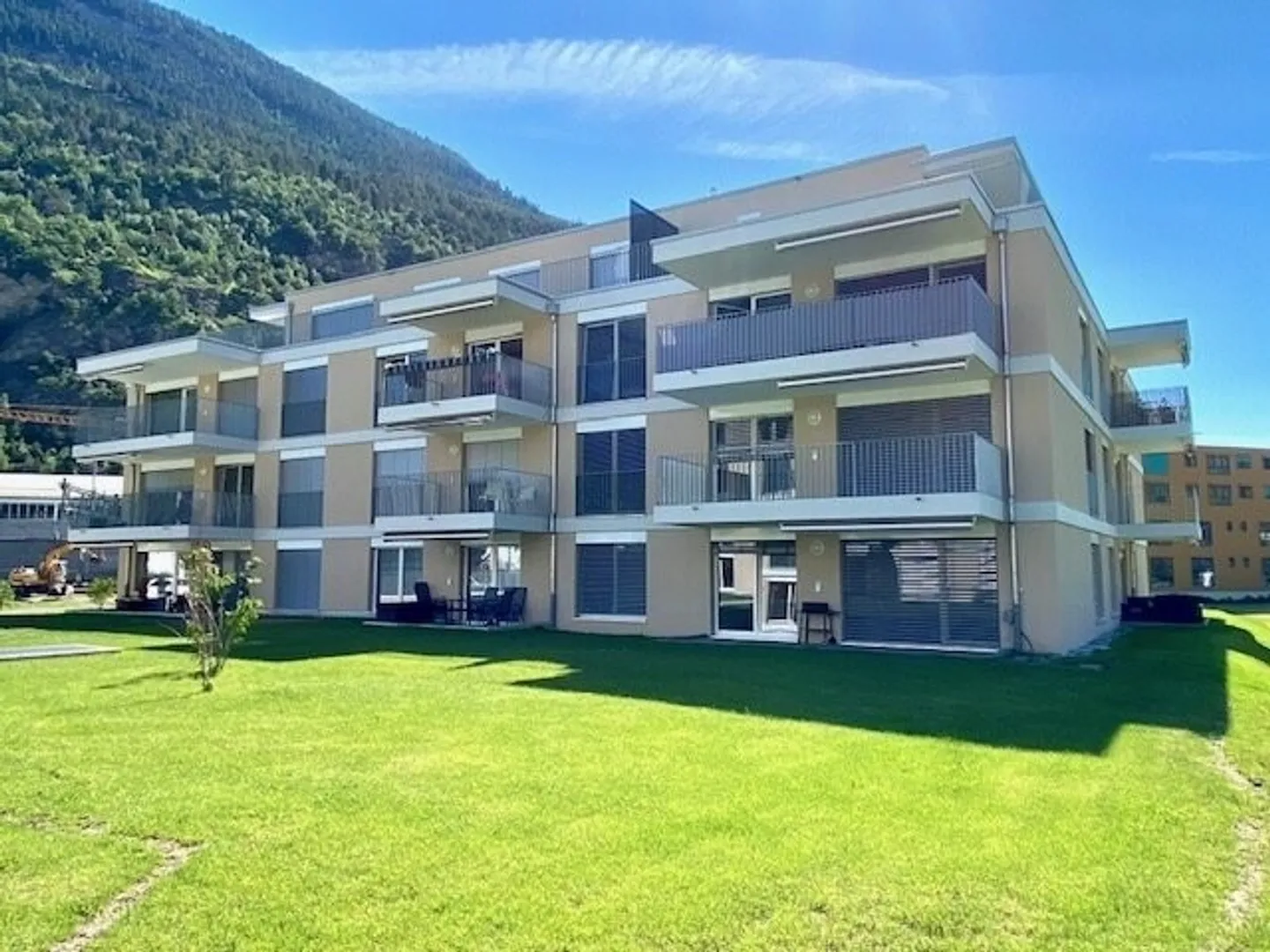 Realize your dream of a penthouse apartment! - Photo 1 of 2