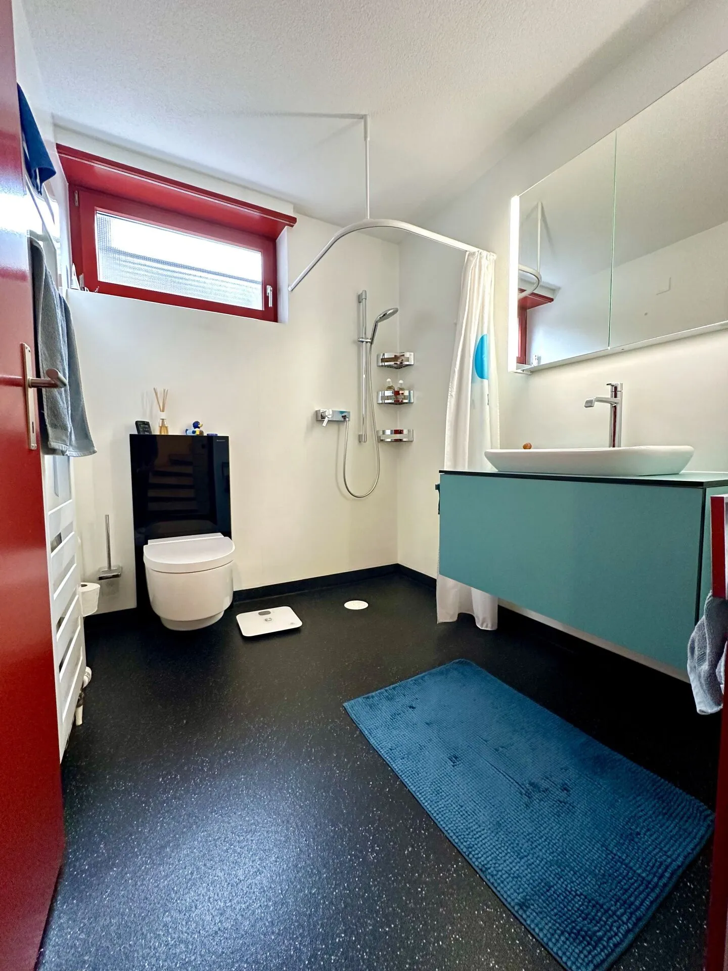 5.5-Zimmer-Einfamilienhaus mit PV-Anlage - Foto 5 von 12