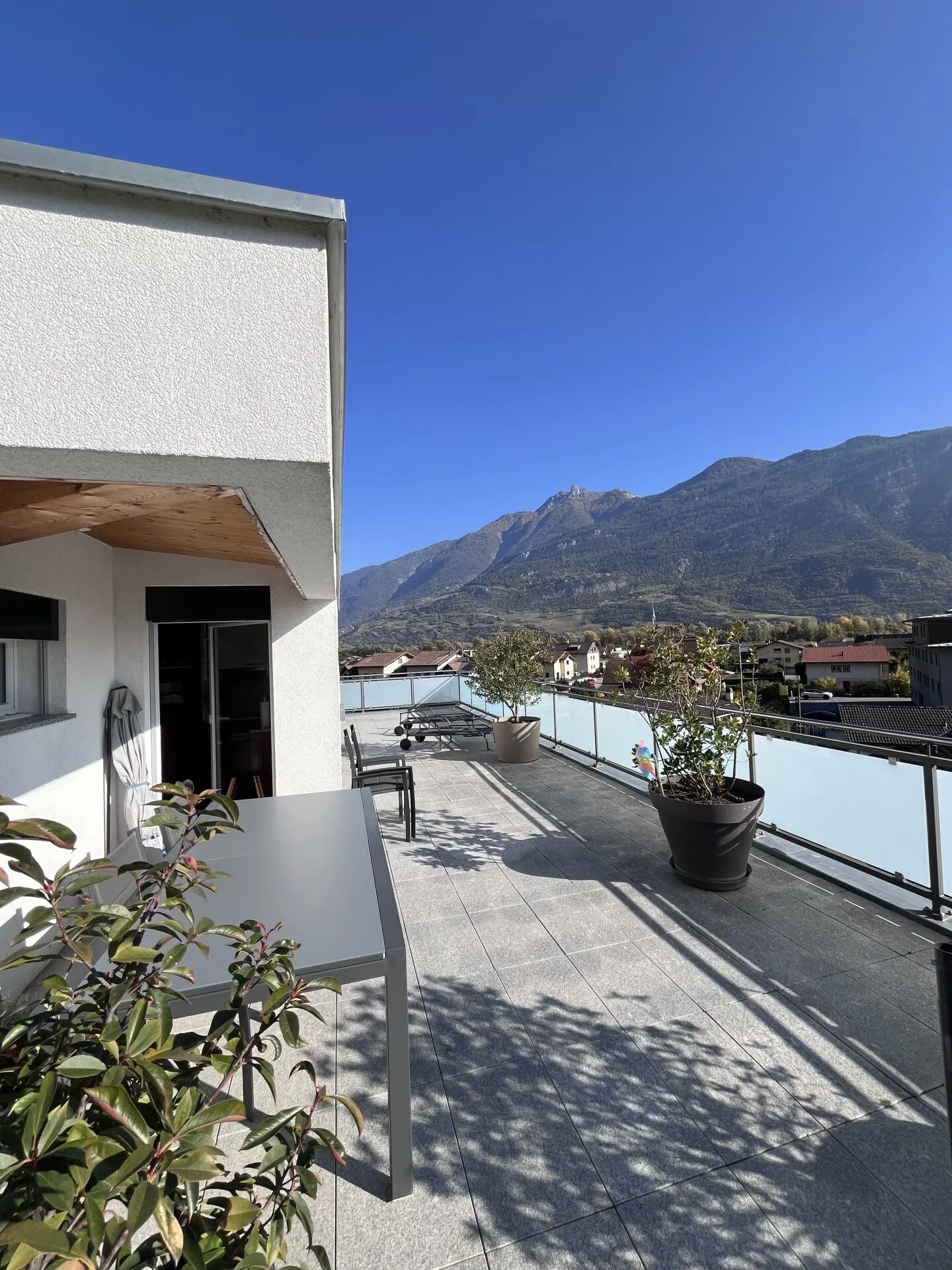 Helles 3,5-Zimmer-Penthouse-Apartment in Fully - Foto 8 von 12