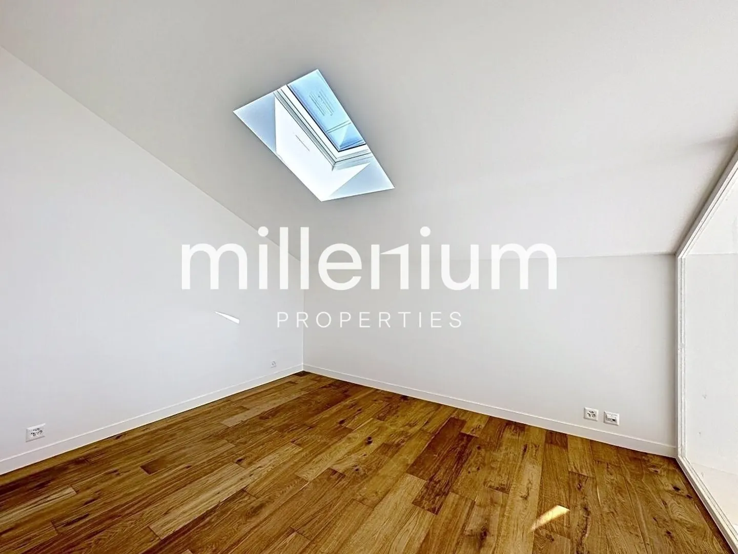 Moderne Doppelhaushälfte mit unabhängigem Studio - Foto 4 von 10