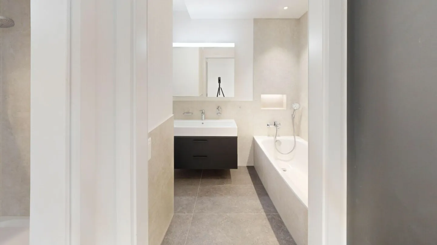 Stilvoll Kernsaniert: Grosszügige 5.5-Zimmer Wohnung in Zollikofen - Photo 5 of 10