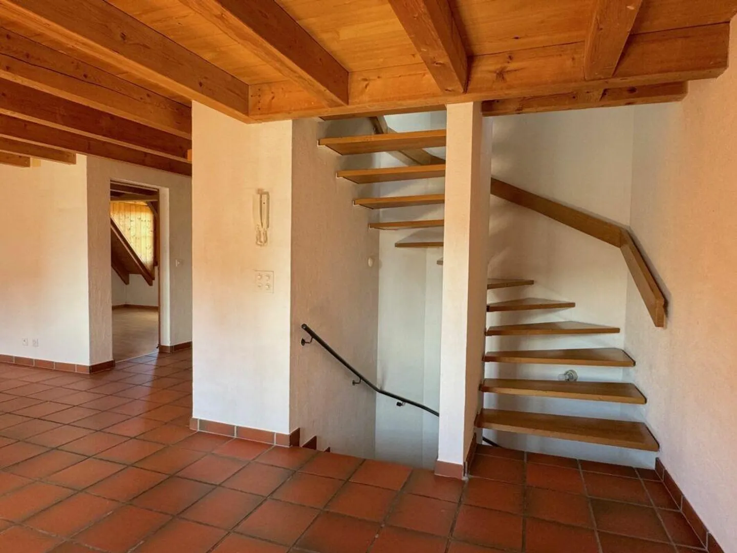 Maisonette penthouse dans un immeuble de 6 appartements au centre du village - Photo 5 sur 12