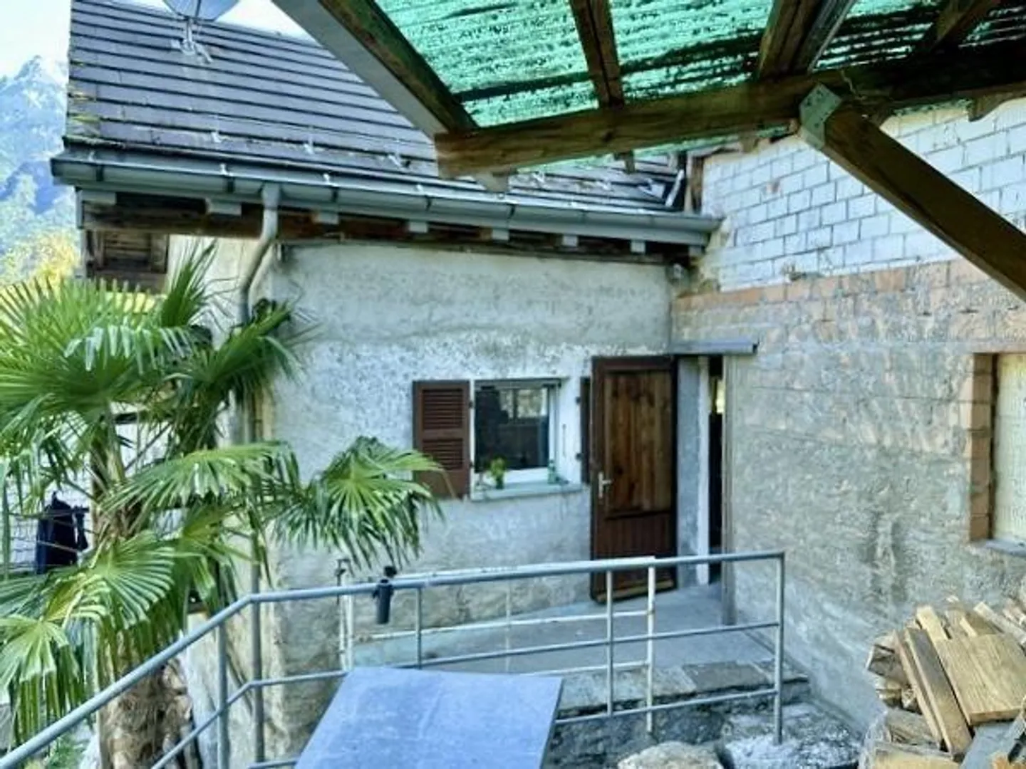 Chalet de 2 pièces avec annexe dans une très belle position panoramique / cas... - Photo 1 sur 18