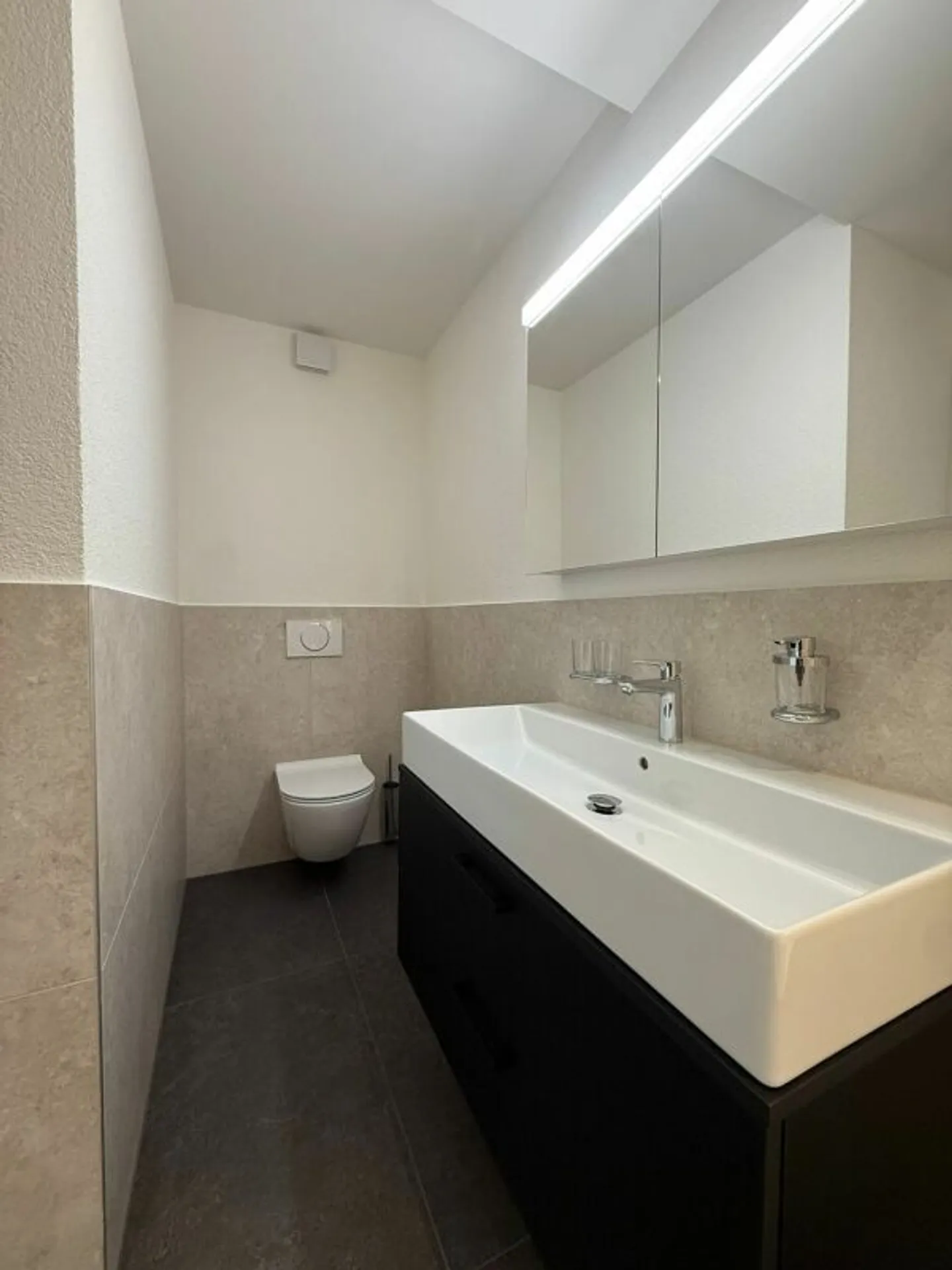 Stilvoll Kernsaniert: Grosszügige 5.5-Zimmer Wohnung in Zollikofen - Photo 7 of 10