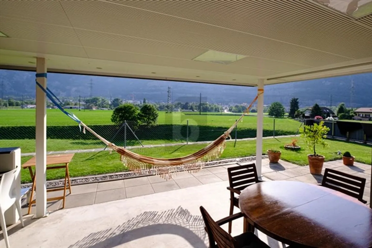 CON UNA BELLA TERRAZZA E UNA VISTA LIBERA - Foto 2 di 5