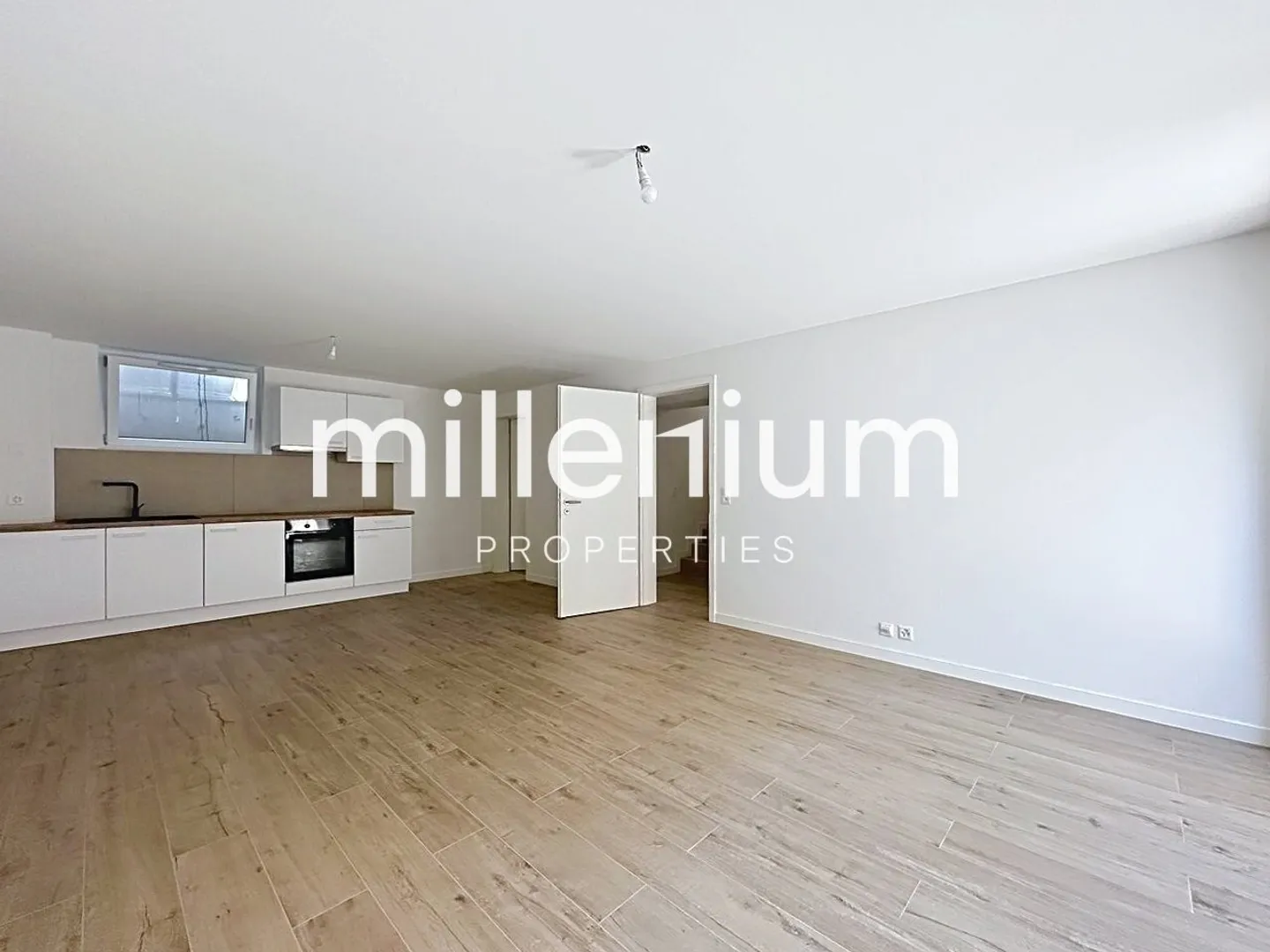 Moderne Doppelhaushälfte mit unabhängigem Studio - Foto 9 von 10