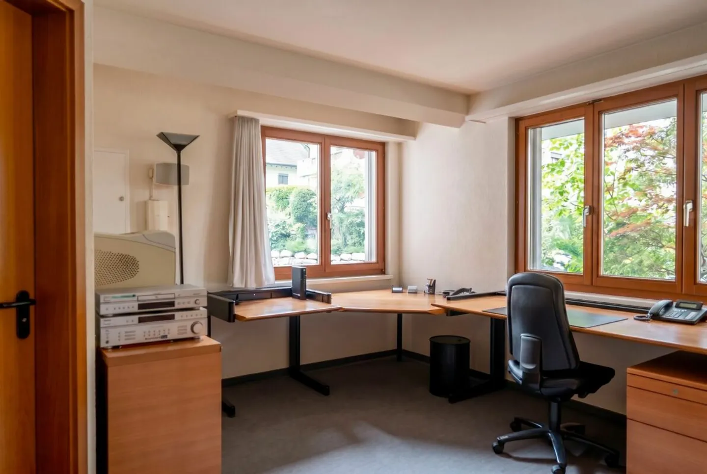 Bureau polyvalent Hobby - Photo 2 sur 13