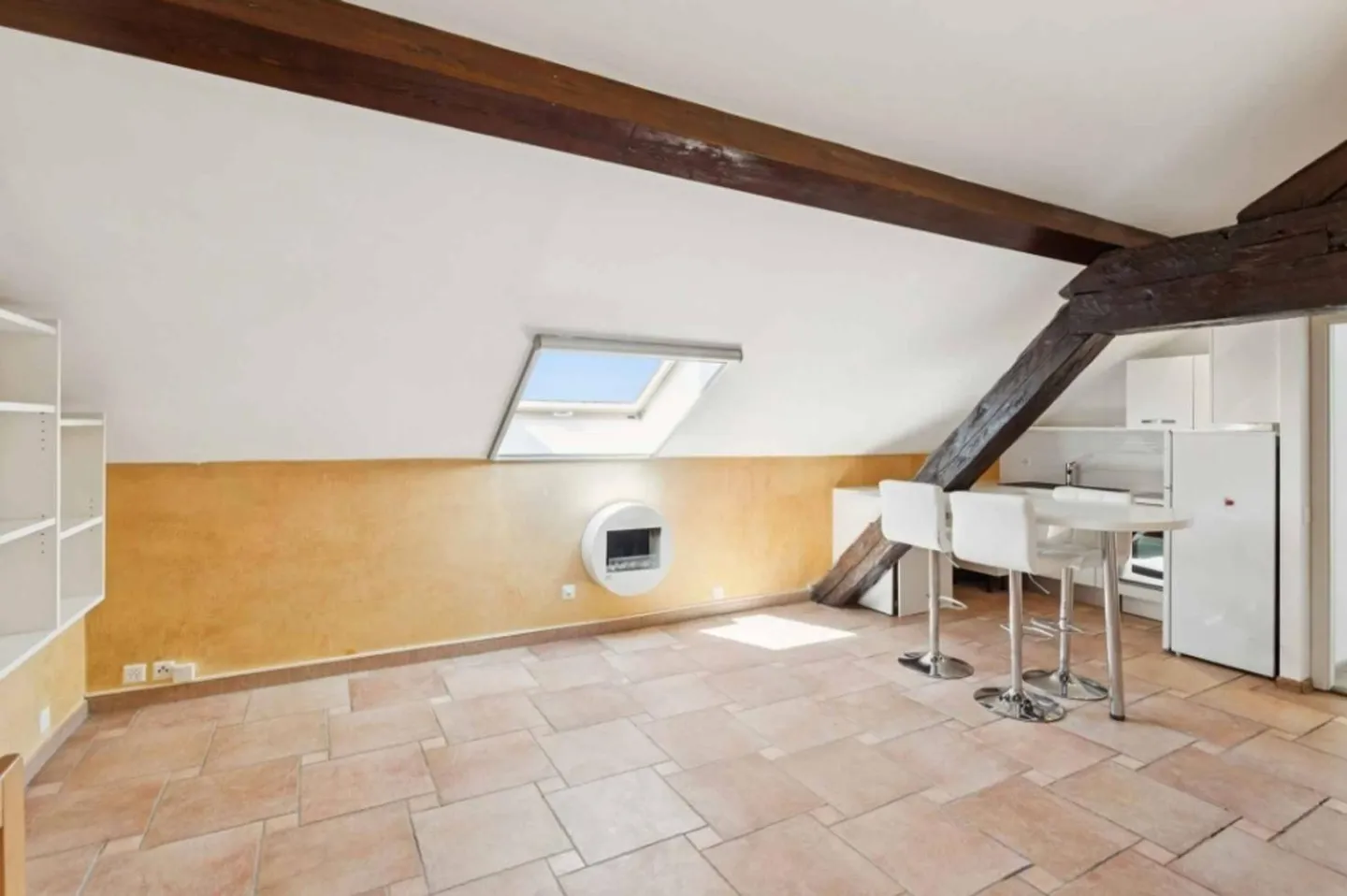 Appartement en duplex avec charme et jardin privé - Photo 4 sur 7