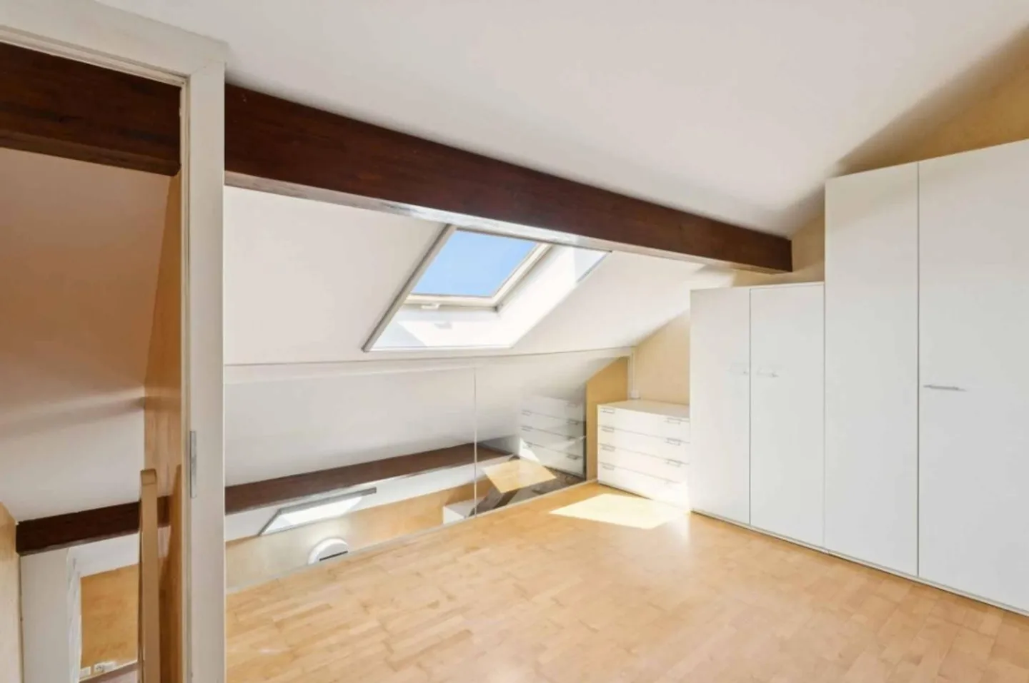 Appartement en duplex avec charme et jardin privé - Photo 6 sur 7