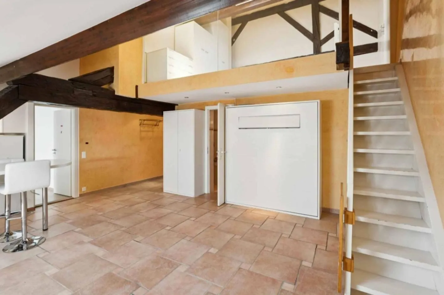 Appartement en duplex avec charme et jardin privé - Photo 5 sur 7