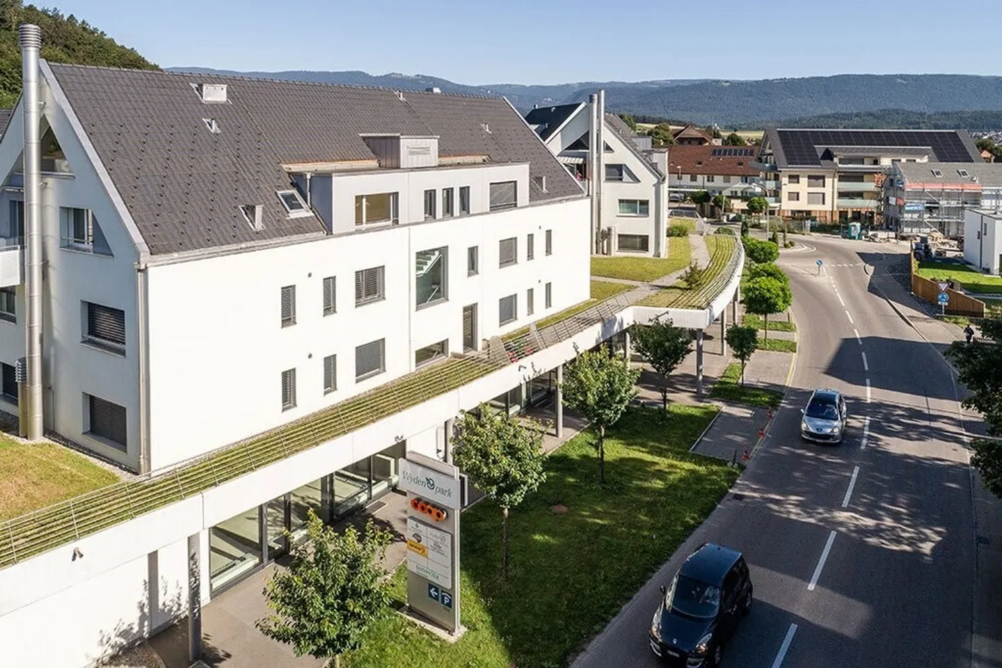 Appartement moderne 3.5 pièces à Studen - Photo 1 sur 9