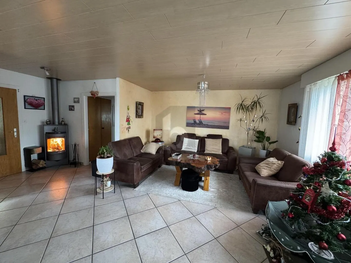 COMFORT, INTIMACY AND PRIVILEGED LIVING ENVIRONMENT - Photo 2 of 5