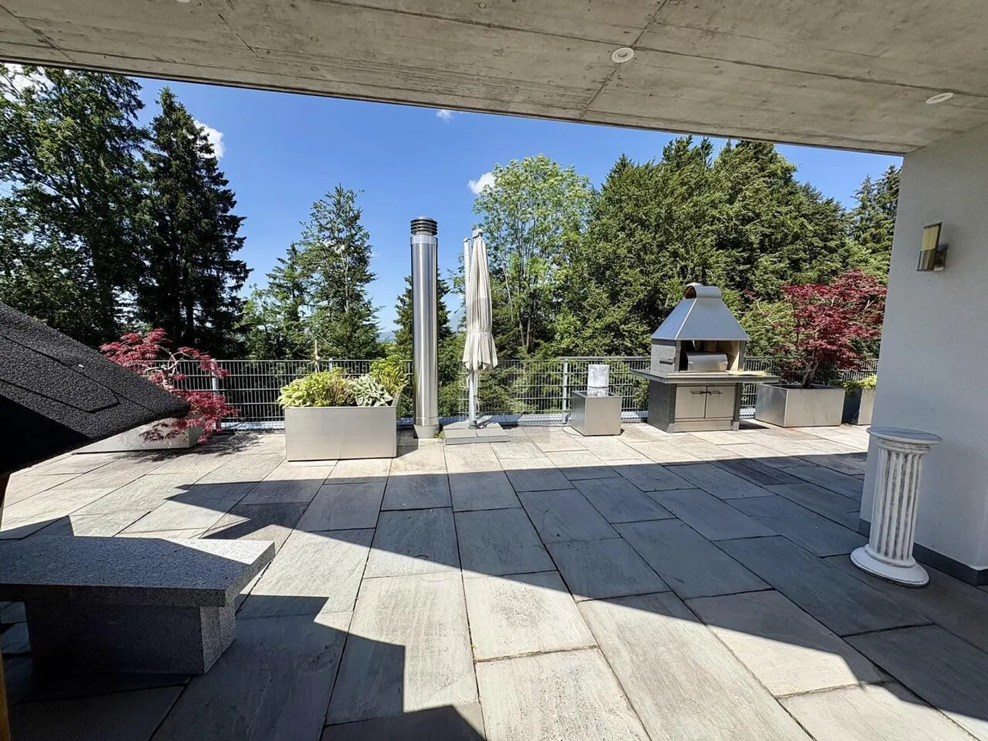 Geräumige Attikawohnung mit Terrasse - Foto 1 von 6