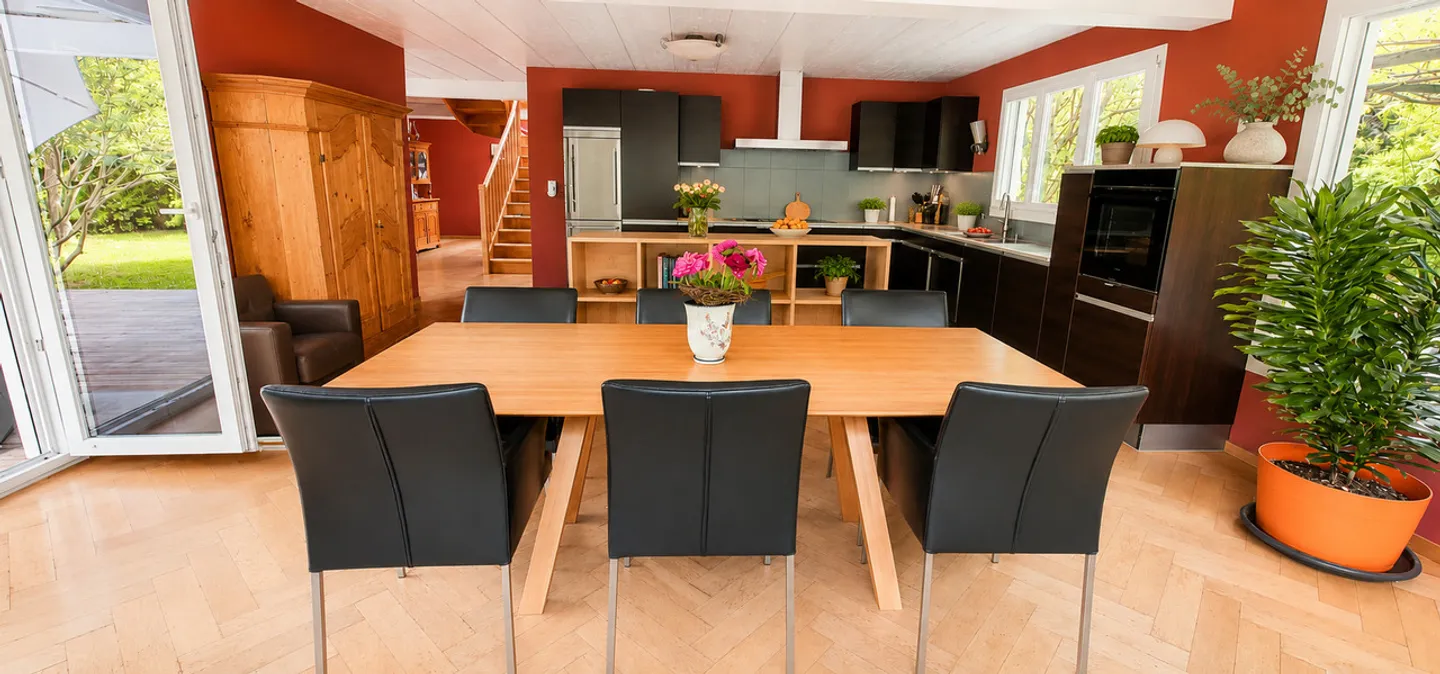 Bella proprietà di 7 stanze con ampi spazi abitativi e un bellissimo giardino - Foto 13 di 20