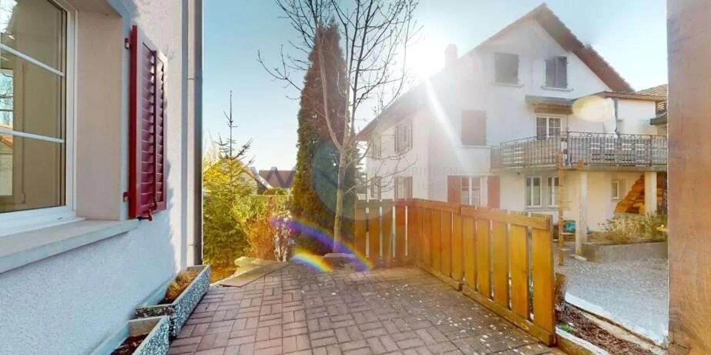 Appartement de jardin idyllique de 3,5 pièces - Photo 3 sur 9