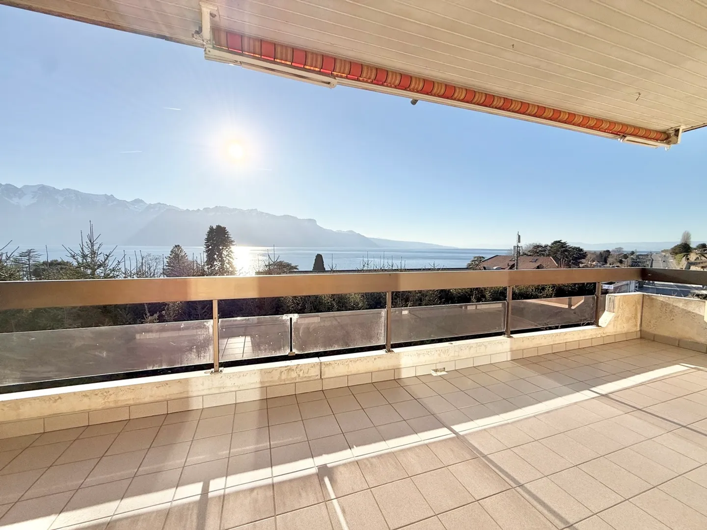 Vue imprenable sur le Léman! Lumière,confort & art de vivre à Corseaux - Photo 1 sur 14