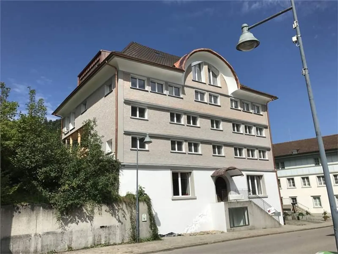 Charmante 3.5 - Dachwohnung in Brunnadern - Foto 1 von 9