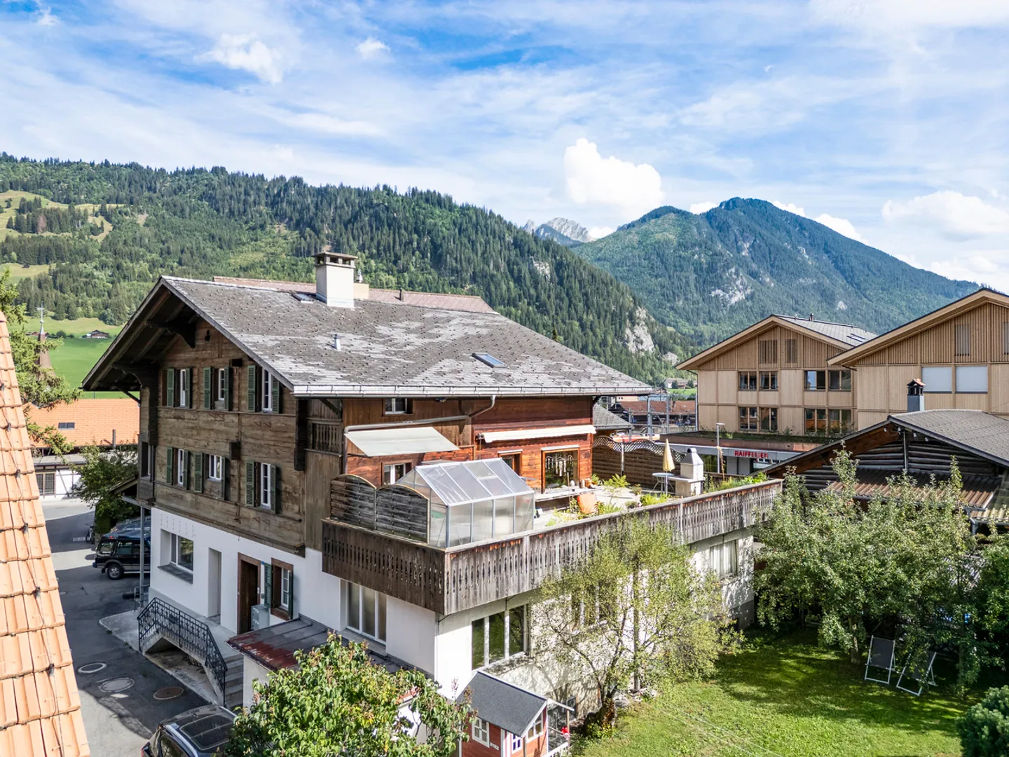 MAISON RÉSIDENTIELLE ET COMMERCIALE HISTORIQUE AU CŒUR DE ZWEISIMMEN - Photo 12 sur 13