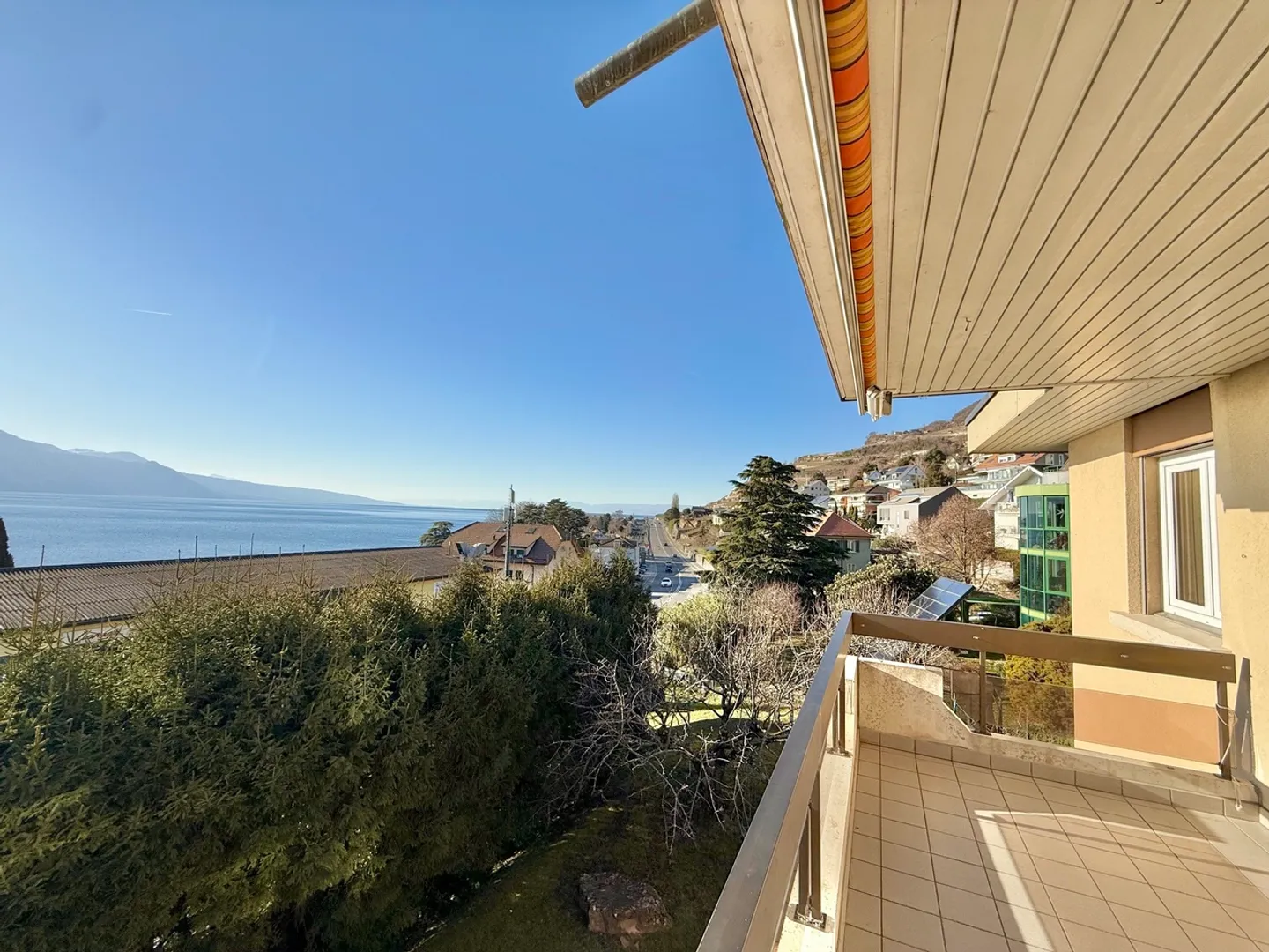Vue imprenable sur le Léman! Lumière,confort & art de vivre à Corseaux - Photo 2 sur 14
