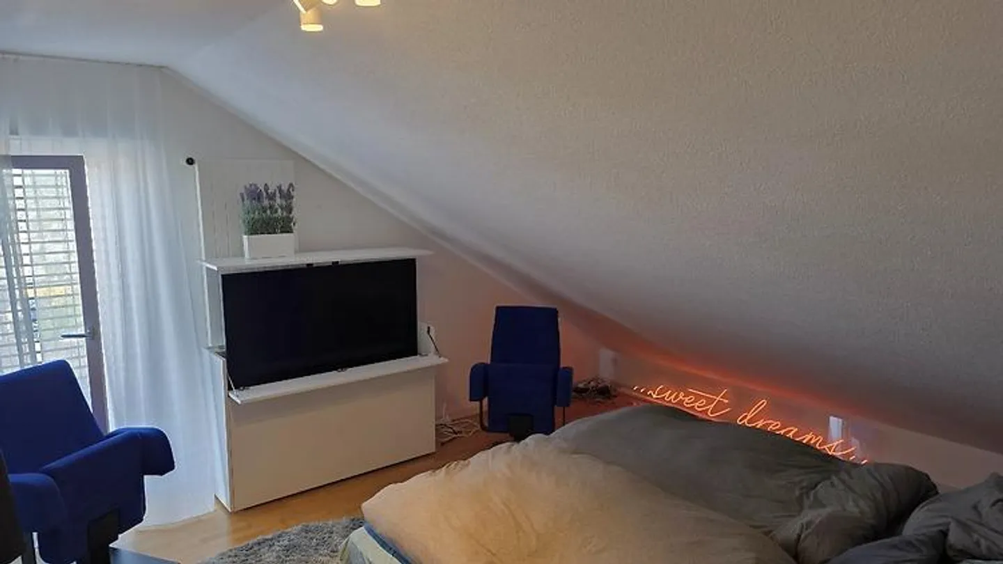 Charmantes Loft mit Terrasse - Foto 5 von 8