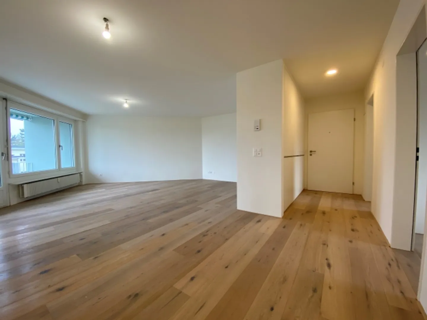 Modern 4-room apartment - Photo 3 of 7