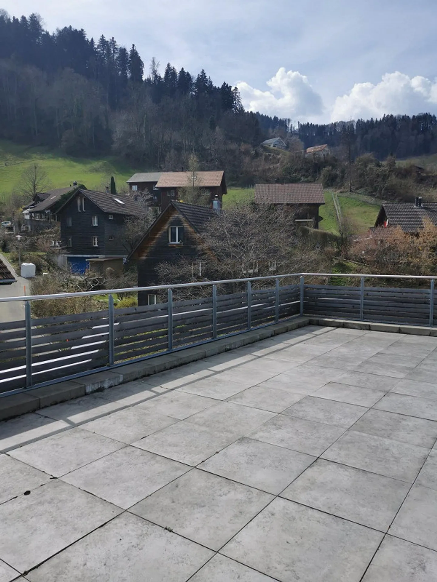 Charmante 3.5 - Dachwohnung in Brunnadern - Foto 9 von 9