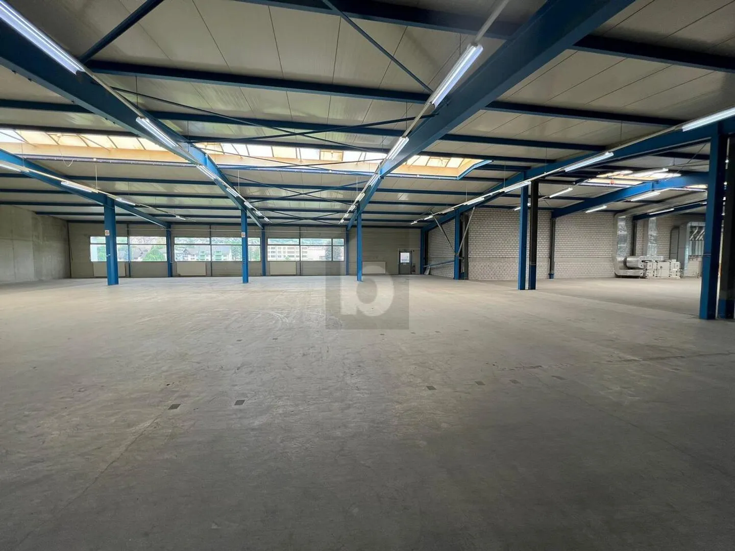 SPACIOUS WITH LOTS OF STORAGE SPACE - Photo 3 of 5