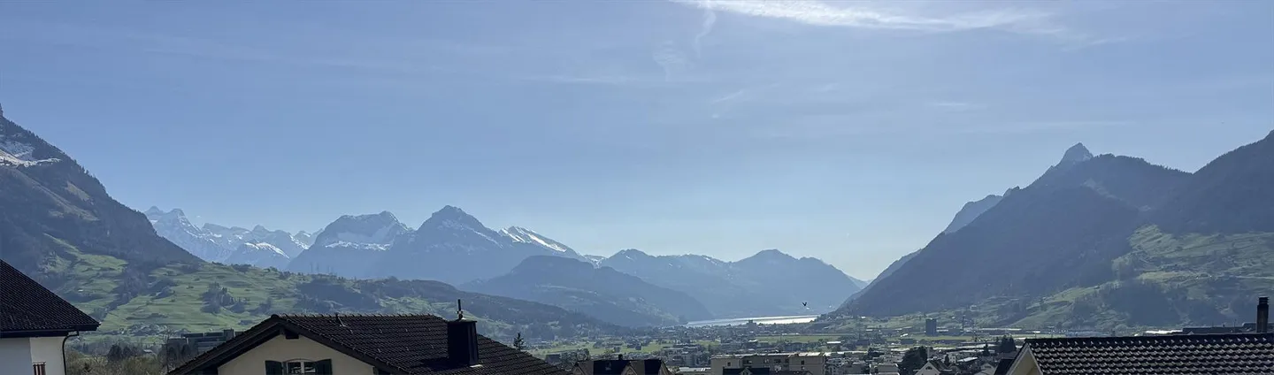 Affascinante casa unifamiliare di 6,5 stanze a Schwyz - Foto 1 di 13