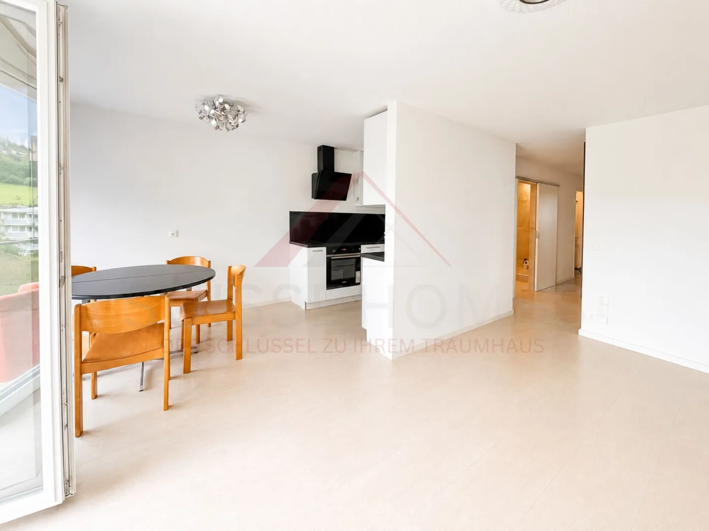 Helles Apartment mit Balkon - Foto 6 von 10