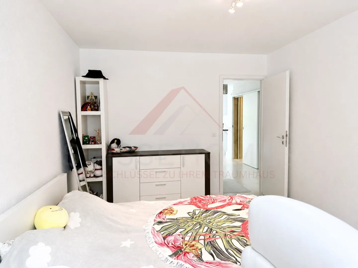 Helles Apartment mit Balkon - Foto 8 von 10