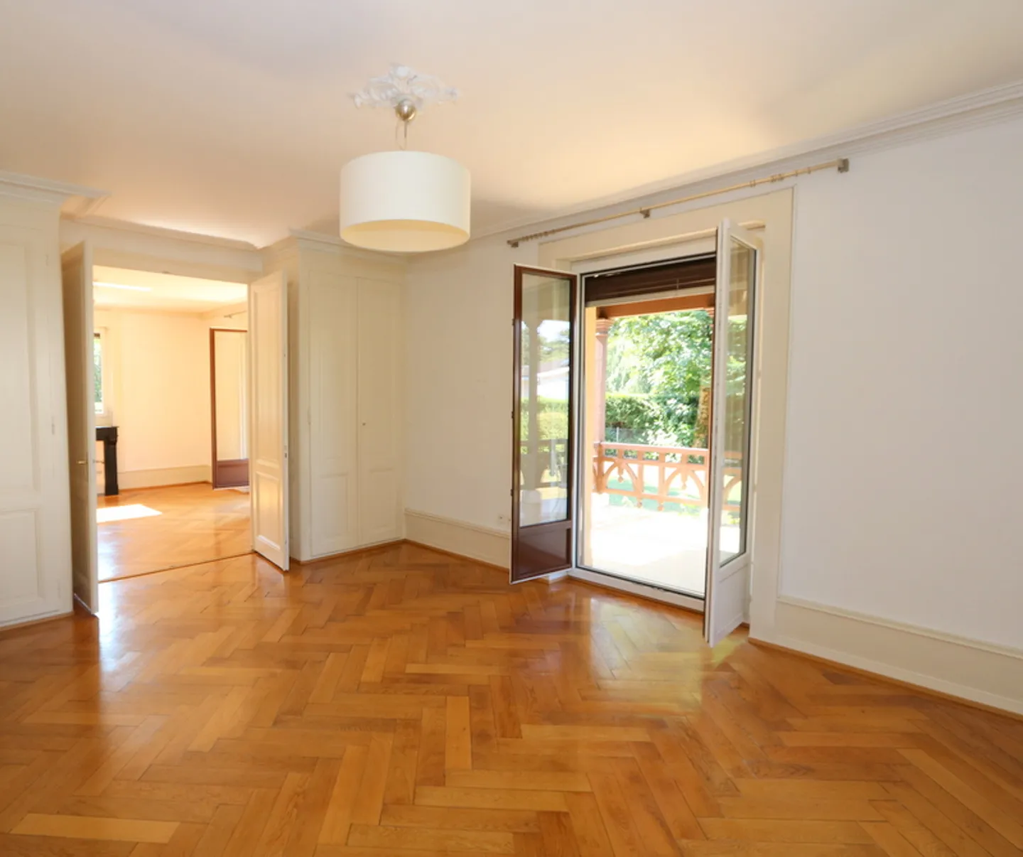 Villa with 13 rooms on fenced property in Chêne-Bougeries - Photo 5 of 17