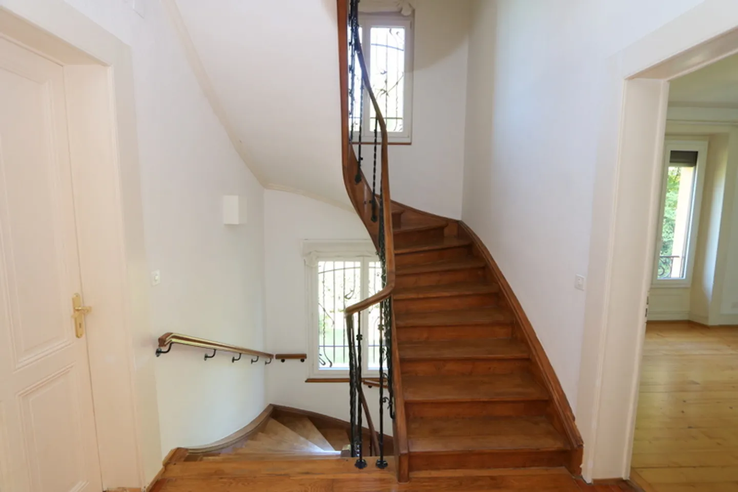 Villa with 13 rooms on fenced property in Chêne-Bougeries - Photo 8 of 17