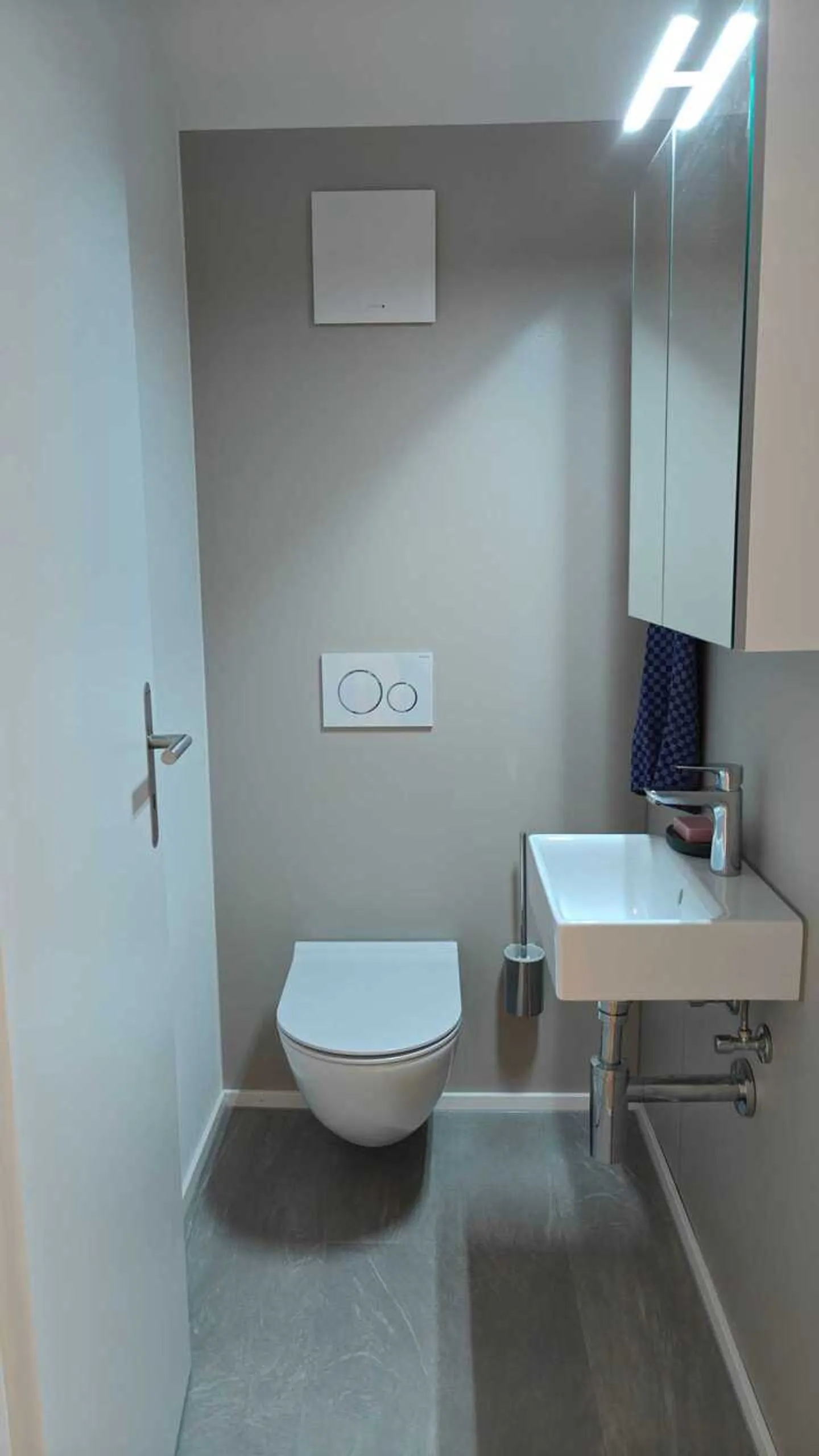 Modern 3.5-room penthouse apartment with mountain view in Haag - Photo 6 of 9