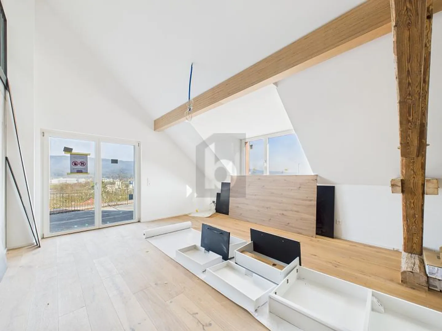 Penthouse for rent - Photo 1 of 6