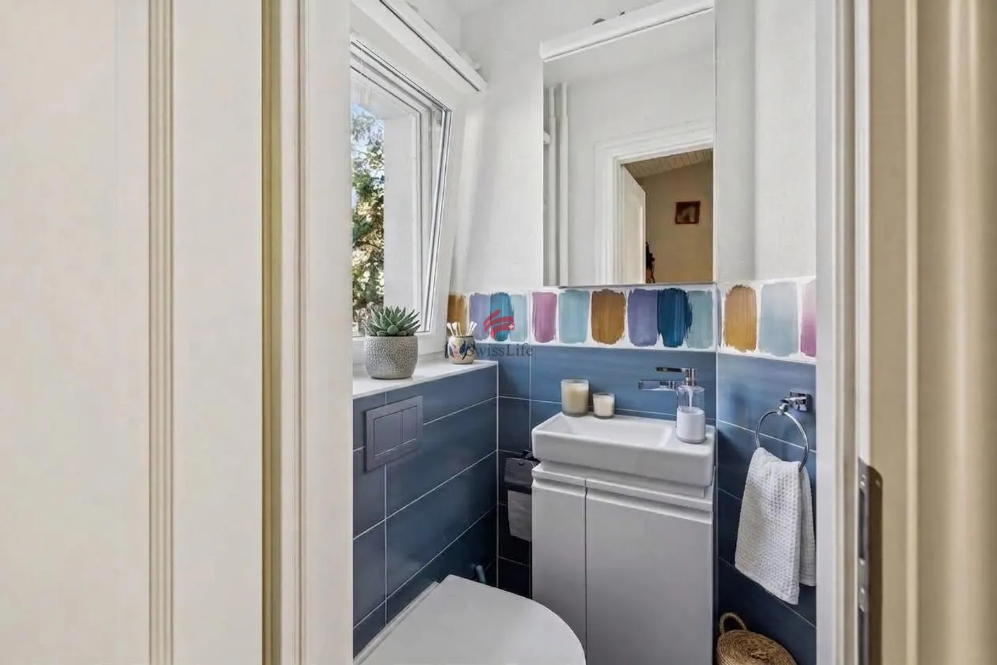 The house for everyone who prefers living to renovating.... - Photo 6 of 11