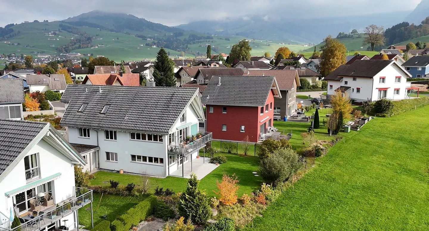 Appartamento di 4.5 locali al piano terra con ampio patio in posizione tranquilla - Foto 17 di 20