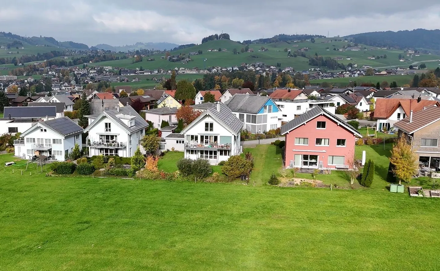 Appartamento di 4.5 locali al piano terra con ampio patio in posizione tranquilla - Foto 15 di 20