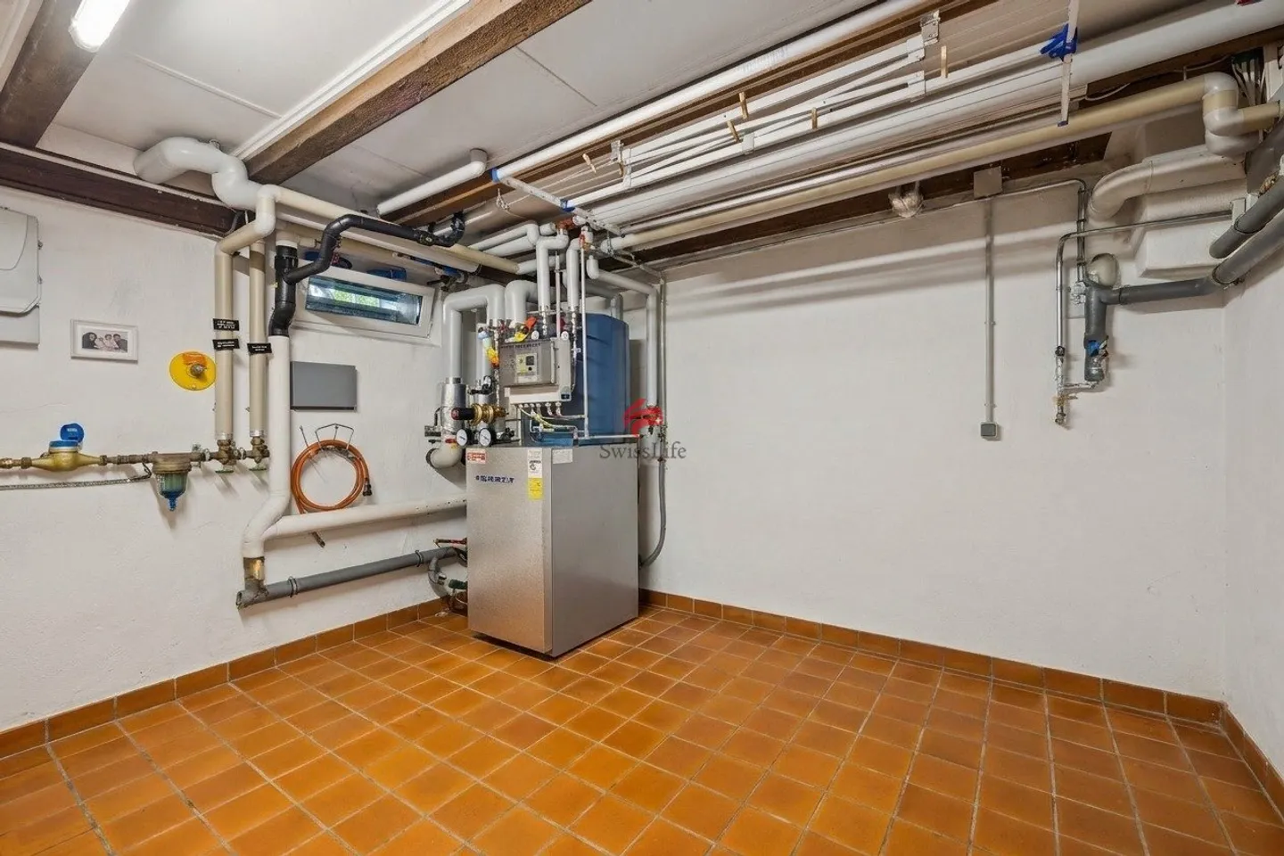 The house for everyone who prefers living to renovating.... - Photo 11 of 11