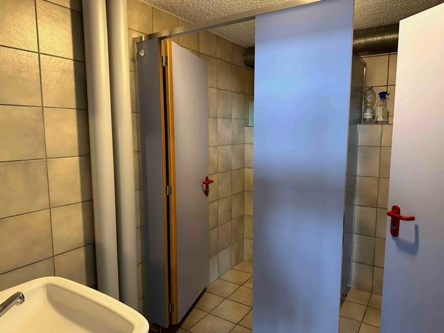 Locaux commerciaux - utilisation flexible et bien situés - Photo 7 sur 13