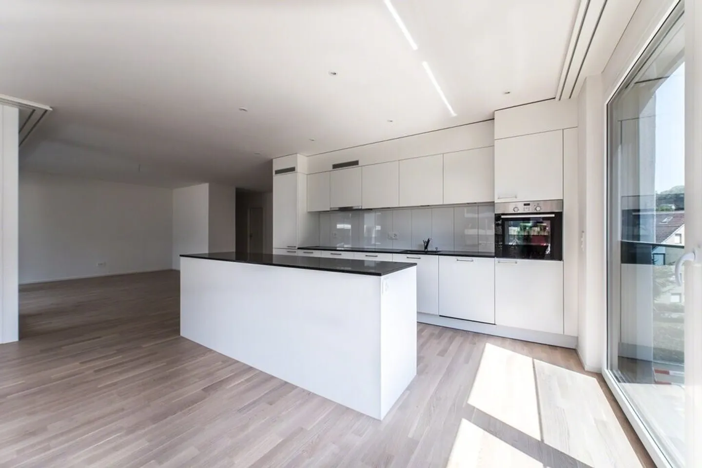 Modern Apartment in Quiet Area - Photo 6 of 10