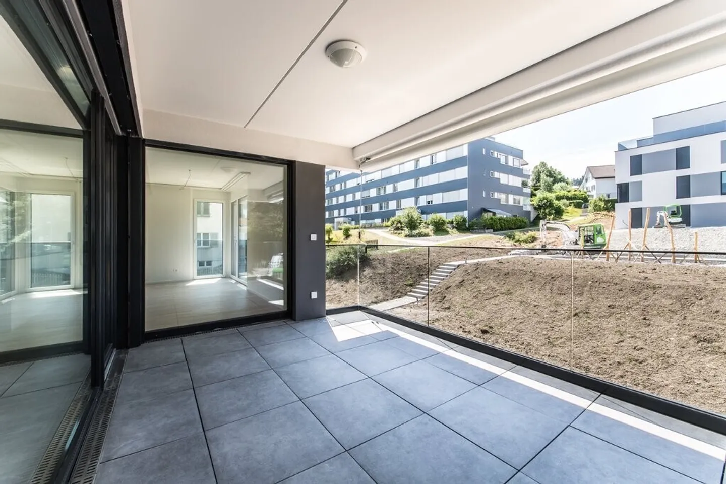 Modern Apartment in Quiet Area - Photo 9 of 10