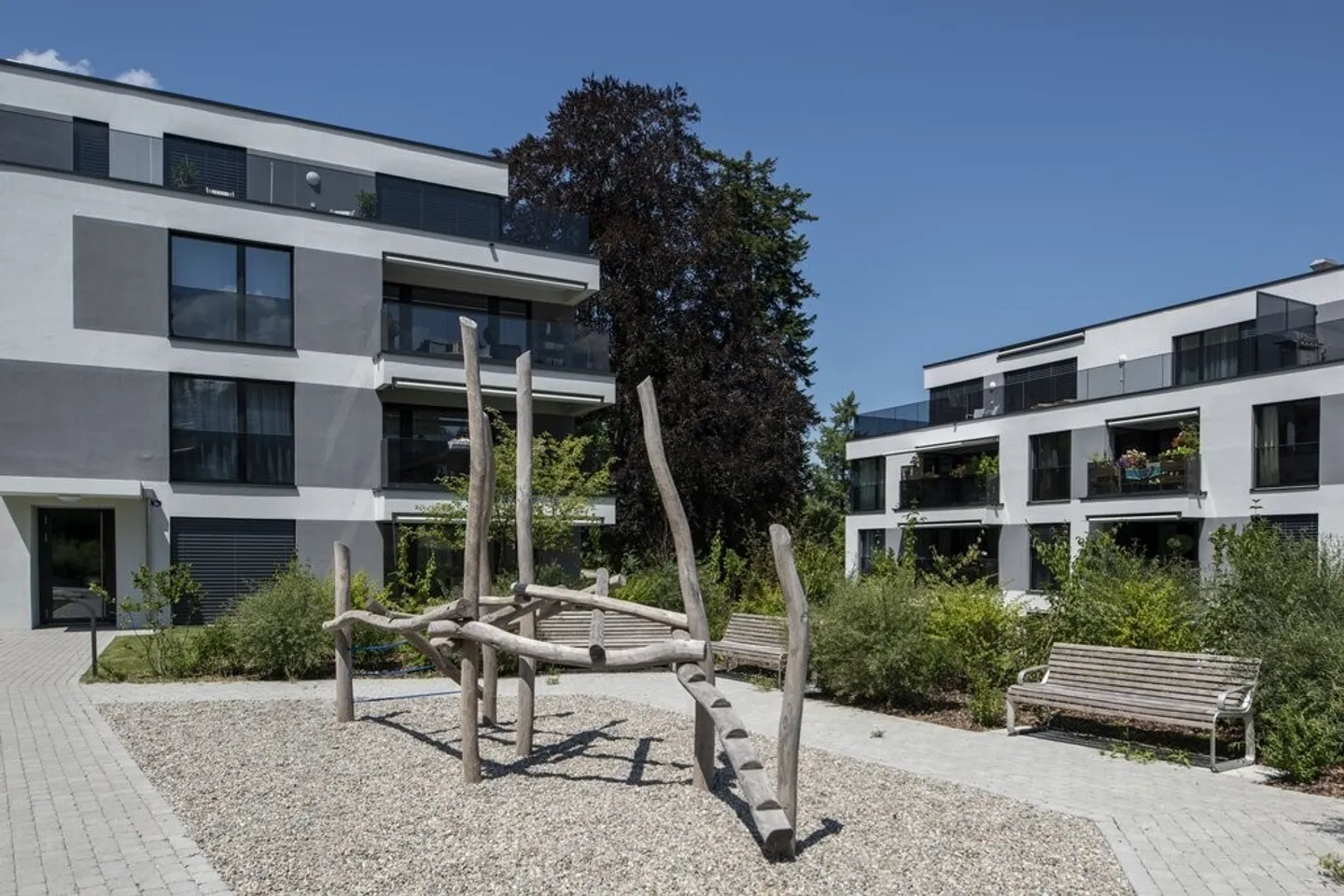 Modern Apartment in Quiet Area - Photo 10 of 10