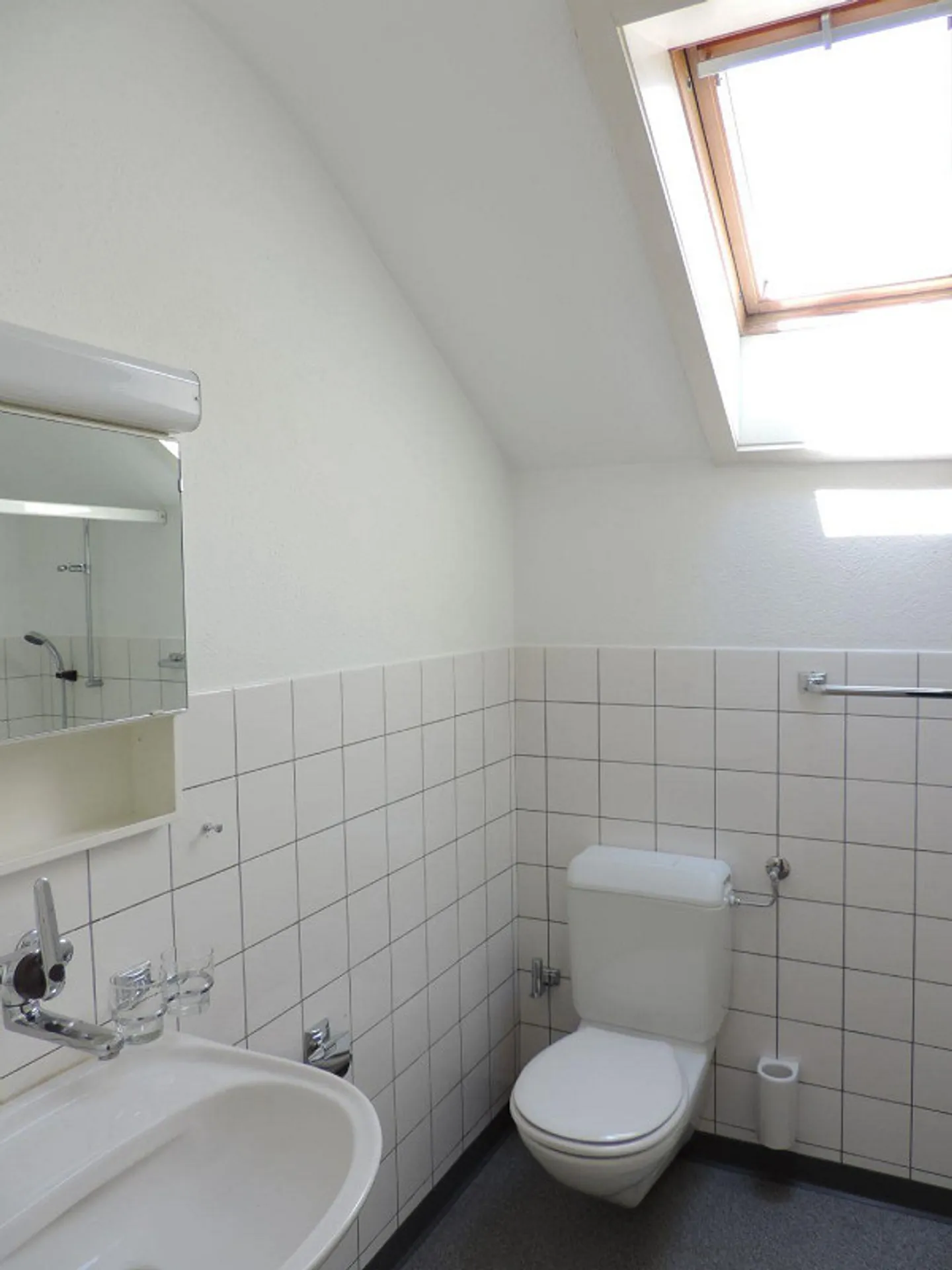 Charmante appartement de 3 pièces dans les combles - Photo 9 sur 9
