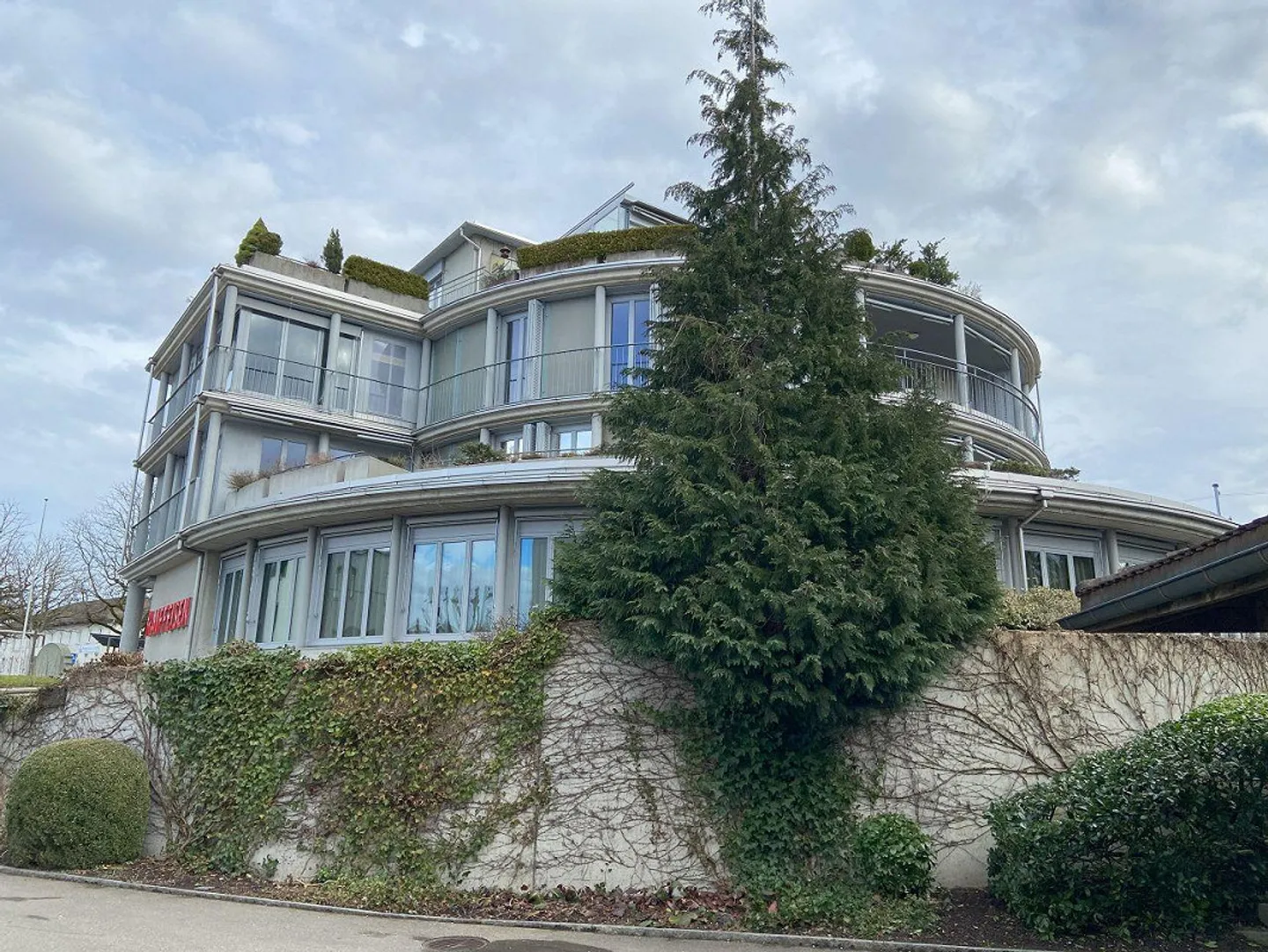 Central, near train station - Photo 1 of 9