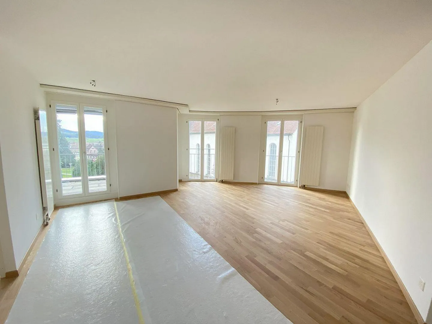 Central, near train station - Photo 2 of 9